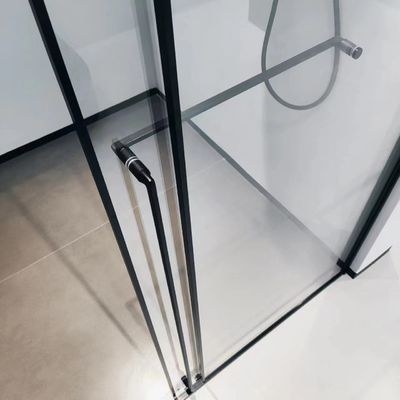 Acero inoxidable, Diseño minimalista, Puerta corredera disponible en la puerta de la ducha