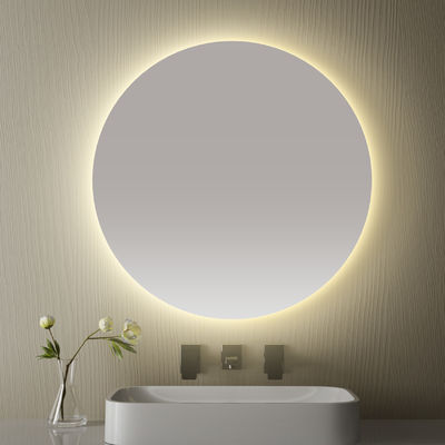 Espejo de baño LED inteligente con función anti niebla, pantalla de tiempo y temperatura, atenuación sin pasos, diseño a prueba de agua, control de doble toque, temperatura de color de 3000K ~ 6000K, dimensiones y función personalizables